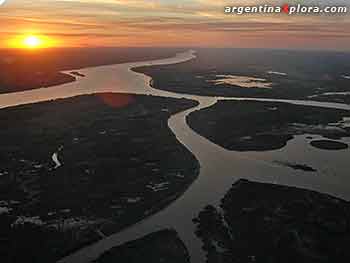 Atardece en el Río Paraná de las Palmas