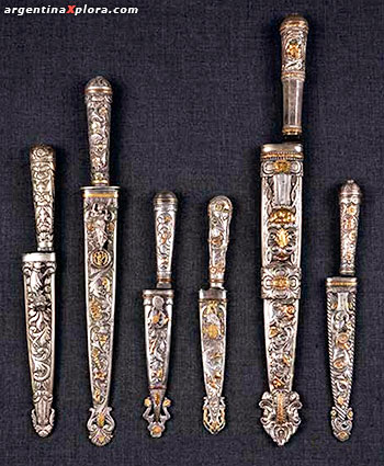 Facones y cuchillos de plata con apliques de oro