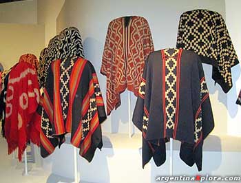 Ponchos Pampa - Exposición en Fundación PROA