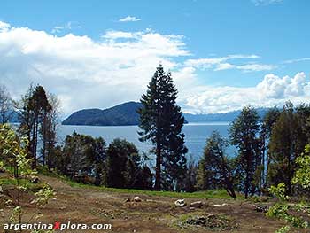 Lago Nahuel Huapi, vista a Isla Victoria, Bariloche
