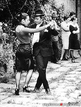 Bailarines de tango en 1960