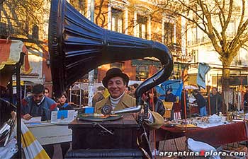 San Telmo Plaza Dorrego. Tango, personajes y feria de antigúedades en Buenos Aires