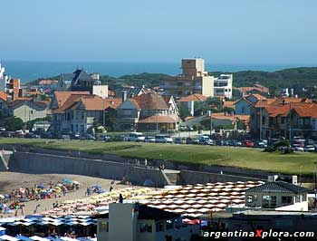 Casas de estilo en la costa de Miramar