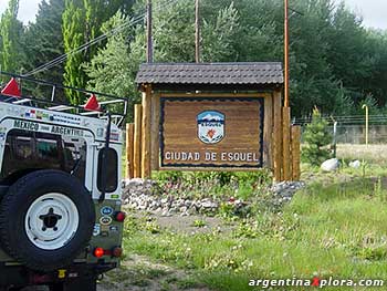 cartel de entrada a Esquel