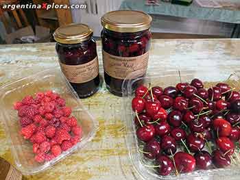 Frutas finas , dulces y confituras del lugar