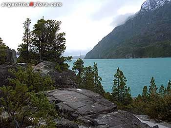 Embalse Amutui Quimey, lago Futalaufquen