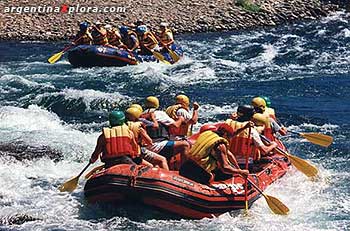 Rafing en aguas blancas del río Aluminé