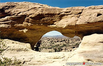 Valle de la Luna Ventana en la roca producto de la erosión